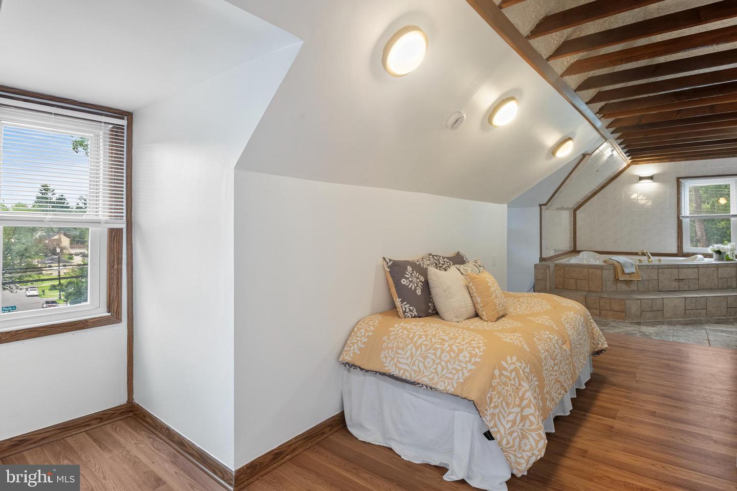 1910 Park Pl, Gwynn Oak, MD 21207 &mdash; Photo 13